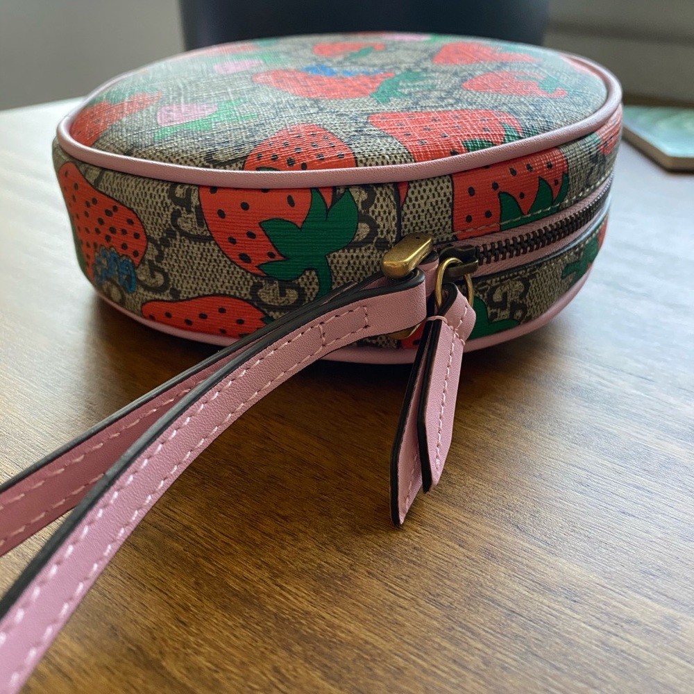 Gucci Wristlet - Picture 4 of 6